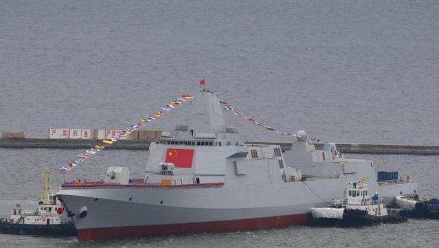 052和055型驱逐舰能在10米高的海浪中穿行吗?|军舰|舰船|浮力|海况|稳定性_新浪新闻