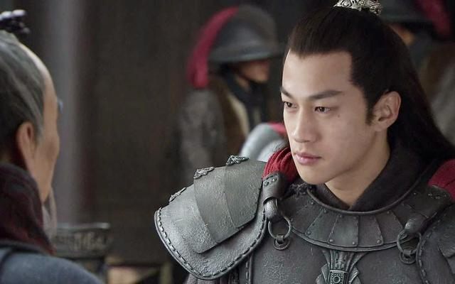 三国杀贾逵和神郭嘉都是强辅助武将谁的进攻能力更强？