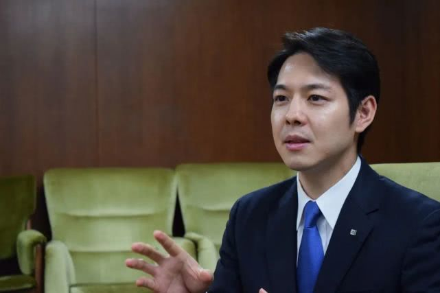 颜值高,有担当,30岁做市长,38岁做省长,世界应该交给年轻人啊|知事