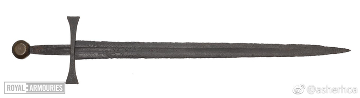 1250-1300年左右的欧洲“骑士剑”,全长80厘米