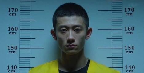 盘点明星“入狱”照,吴京这张太6了!网友:让你不配合!