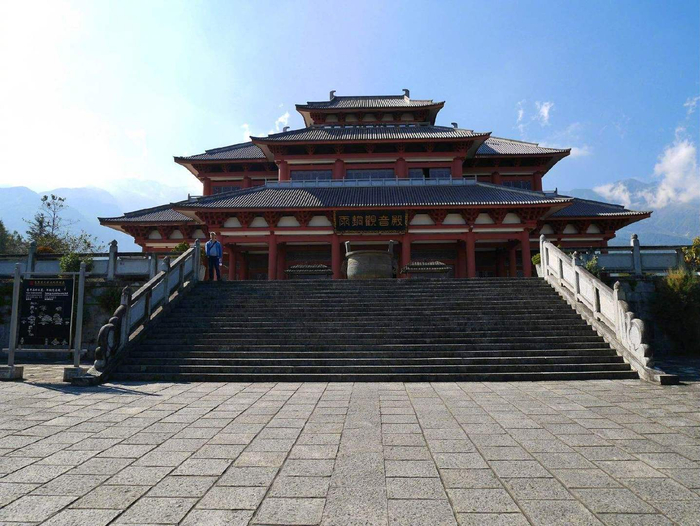 大理有四绝：下关风、上关花、苍山雪、洱海月
