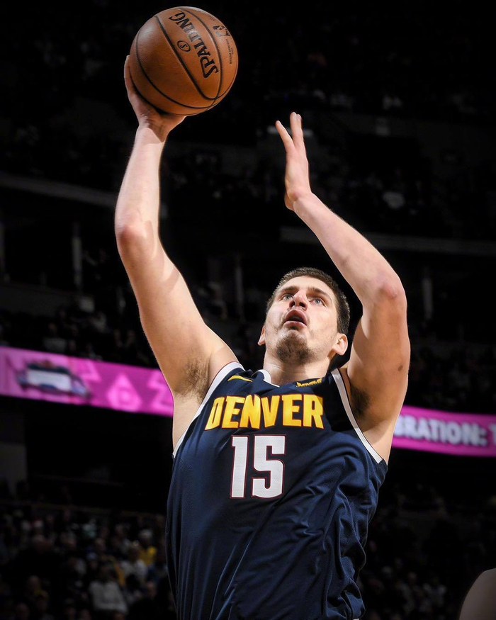 约基奇的传球视野能否超越詹姆斯的全能身手