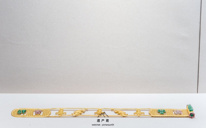 故宫博物院藏· 清代金镂空嵌宝石富贵吉祥扁方_新浪新闻