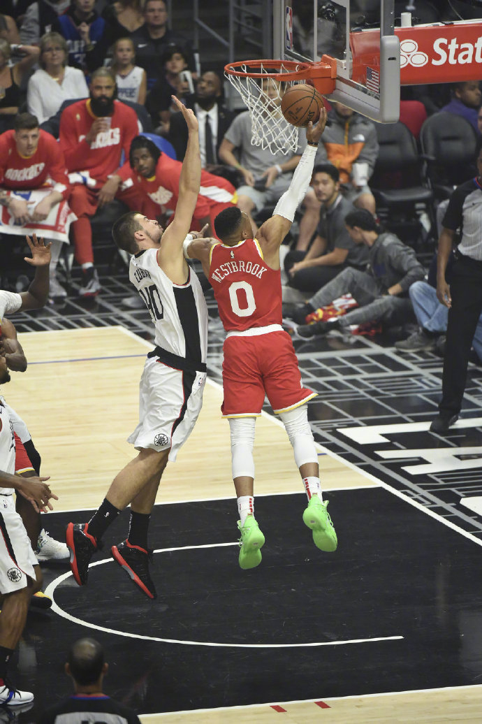 顶级球队角逐冠军宝座