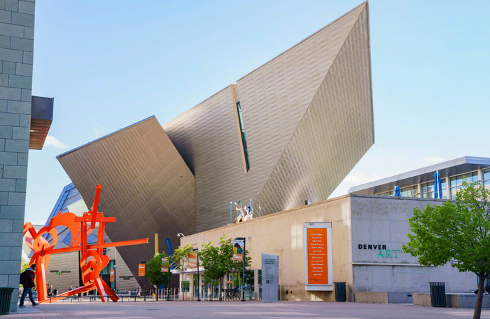 丹佛掘金主场强势逆袭