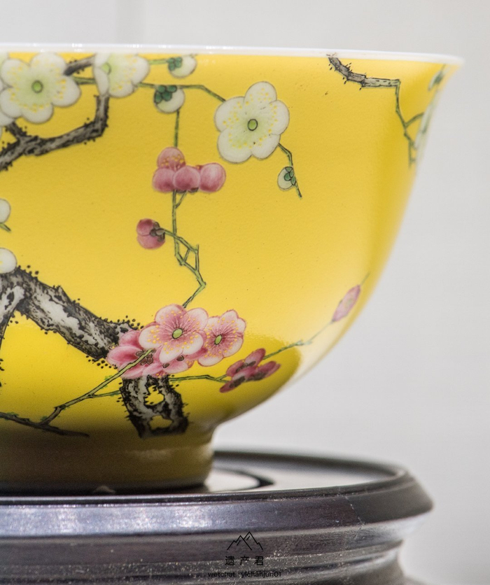 故宫博物院藏· 清雍正款黄地珐琅彩梅花纹碗|雍正|苏子卿|画墨