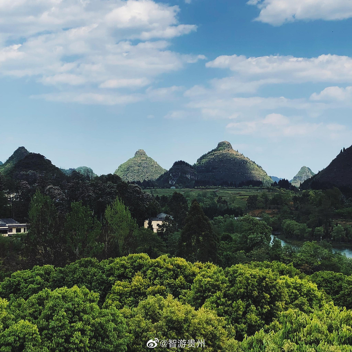 贵州双乳峰景区位于贞丰县者相镇,双乳峰是喀斯特的峰林绝品