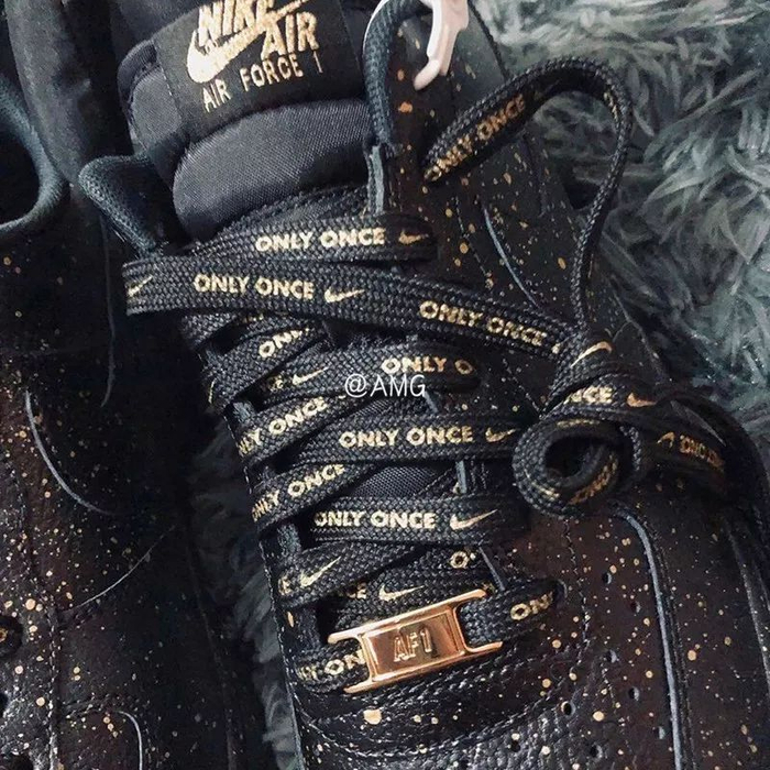 今年 AF 1 也大涨，4 双破万，2k 以上有 20 余双|货号|市场价|日期_新浪新闻