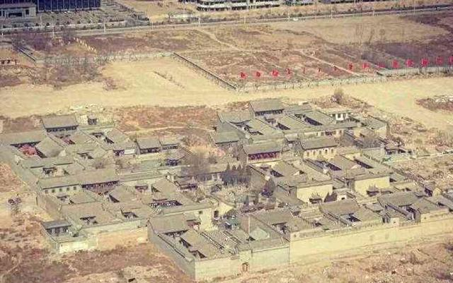 几代人盖了一座大宅院，如今归国家所有，后人回家看看还要买门票