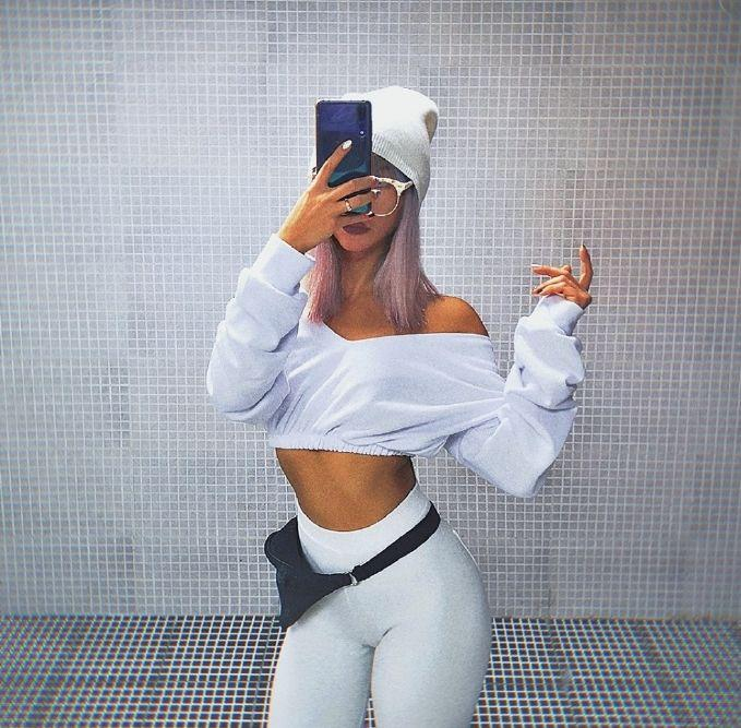 健身前的她总是有些自卑；