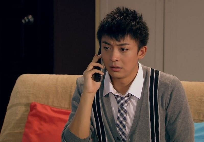 《爱情公寓》张伟，竟娶了《还珠格格》中的她，如今生活惹人羡慕|爱情公寓|李佳航|李晟_新浪新闻