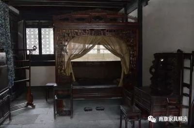 家具科普:古人的卧室生活,不失讲究和舒适|拔步床|柜子|架子床|衣架|面条柜_新浪新闻