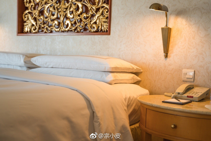 哈尔滨香格里拉大酒店的套房，窗外即是松花江江景