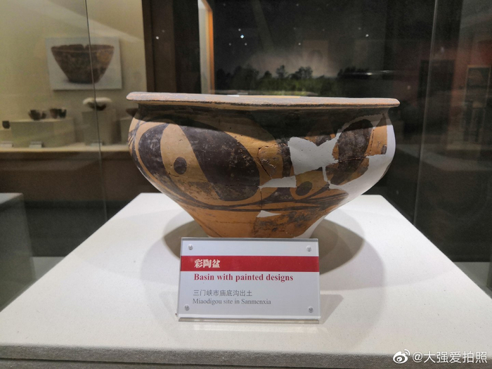 仰韶文化是重要的新石器文化之一,距今约7000-5000年