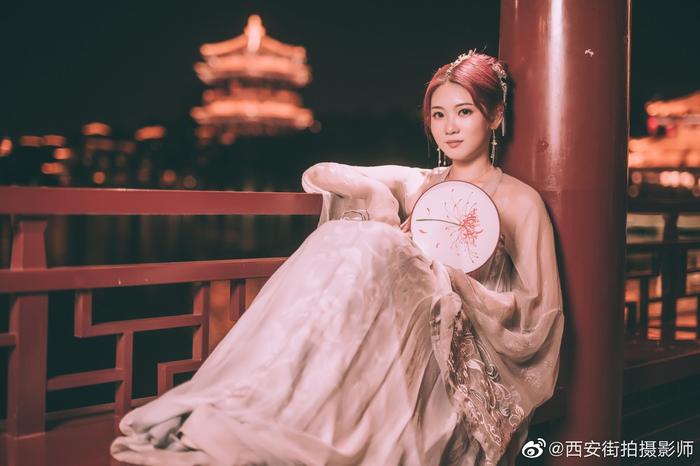 中产新晋丑鞋王，，杀疯了