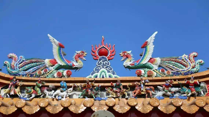潮州嵌瓷,俗称“贴饶”或“扣饶”