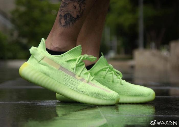 ADIDAS YEEZY BOOST 350 V2 “GLOW” 5月25日发售，货号：EG5293