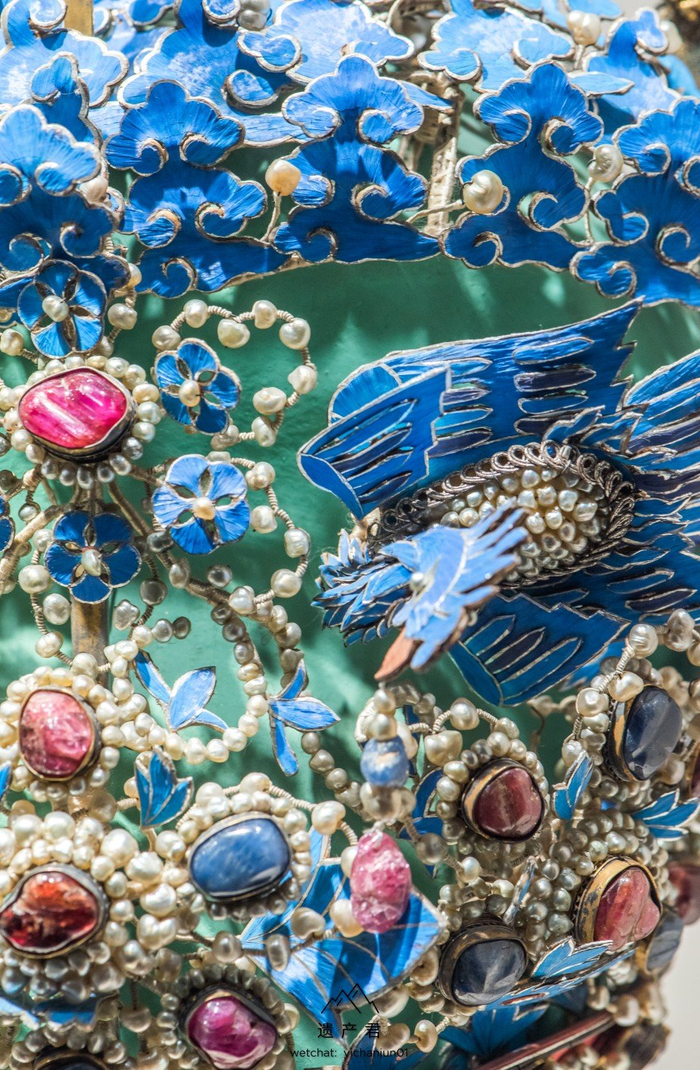 故宫博物院藏· 定陵出土明代镶宝石点翠凤冠