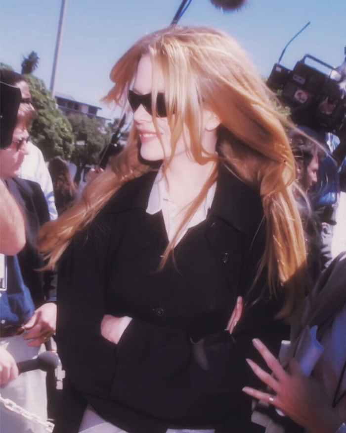 但不幸的是，婚姻并不顺遂。