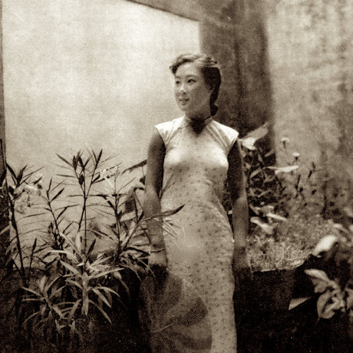1942年,北京,生活在四合院的女人们。