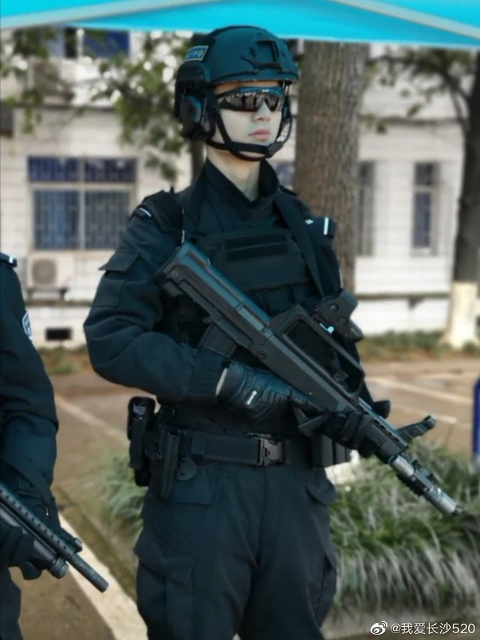 《守护解放西》长沙市公安局特巡警支队第一特警大队民警刘曦钧