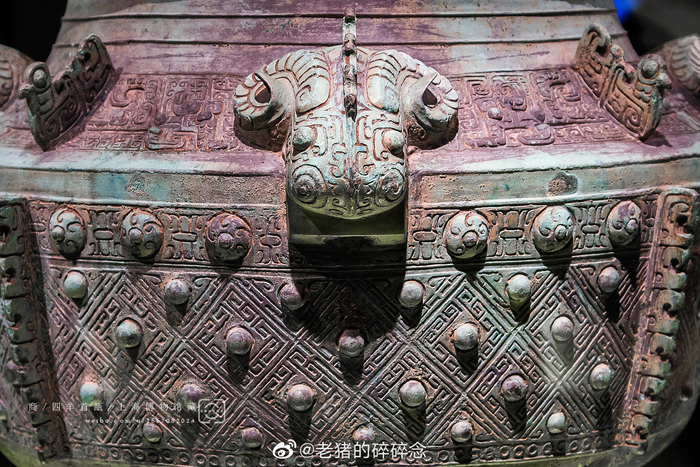 2018.10.11 上海博物馆 商代晚期 四羊首瓿 瓿是一种盛酒器