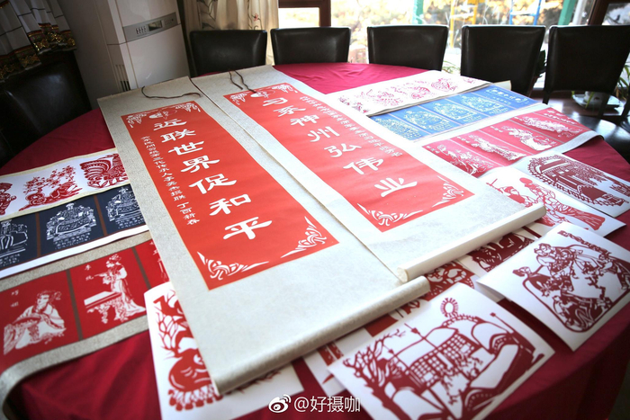 在华夏民俗村体验了非遗项目盛京满绣和剪纸艺术