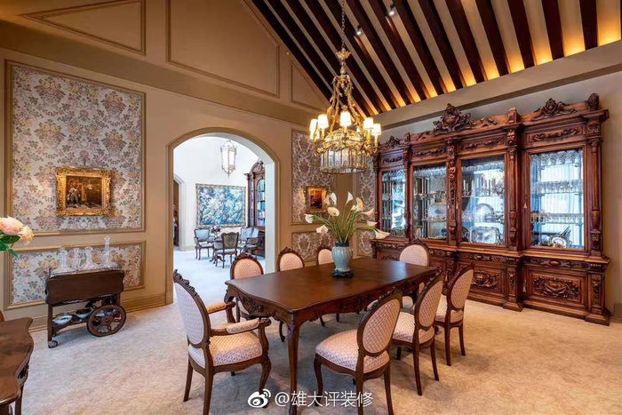 今天海外豪宅还没发,不知道朋友圈有人等着看吗