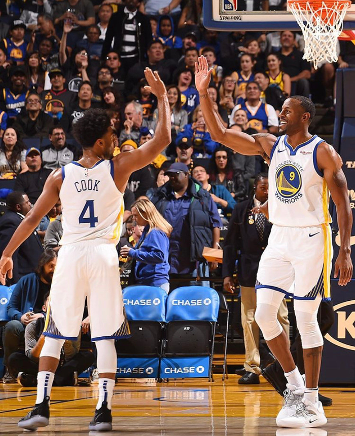 金州勇士球迷专区分享最新赛事动态与球队新闻