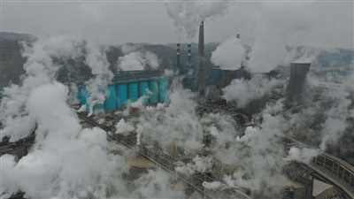 4月10日，俯瞰交口铝厂生产场景。&nbsp; &nbsp; 新京报首席记者&nbsp;陈杰&nbsp;摄