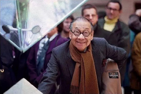 贝聿铭在卢浮宫 资料图