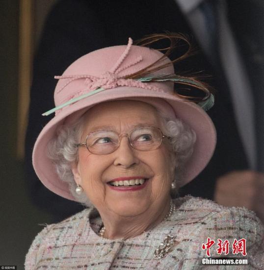 资料图:英国女王伊丽莎白二世。