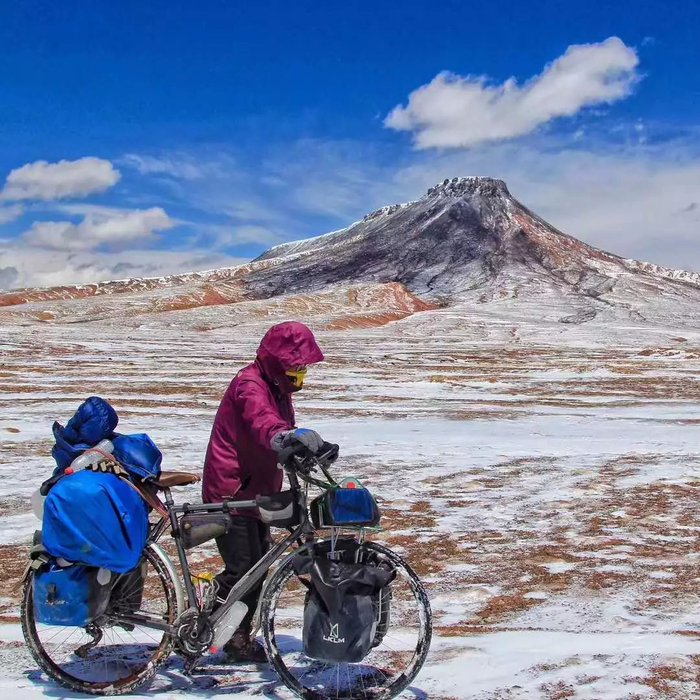 　▲林夕在无人区。受访者供图