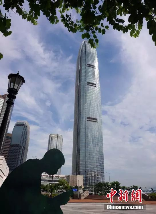 资料图：香港国际金融中心。中新社记者 洪少葵 摄