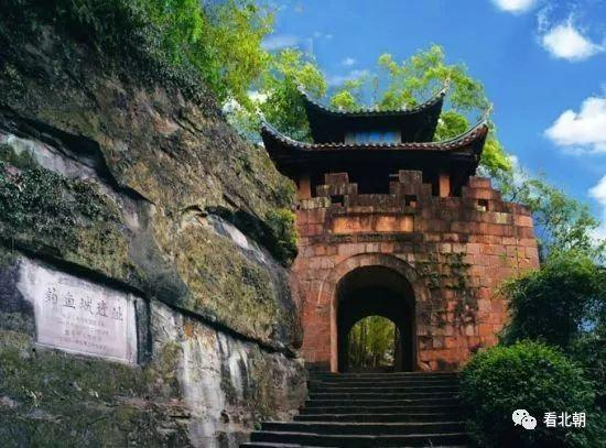 古代守城战,是不是让攻击方架不起云梯就固若金汤了?
