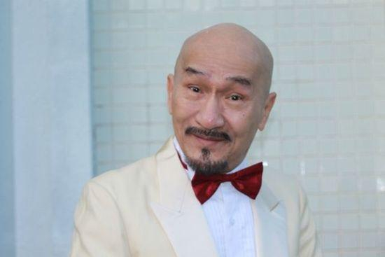 他是香港影视圈搞笑的始祖，最搞笑的光头佬，经典形象深入人心|最佳拍档|麦嘉_新浪新闻