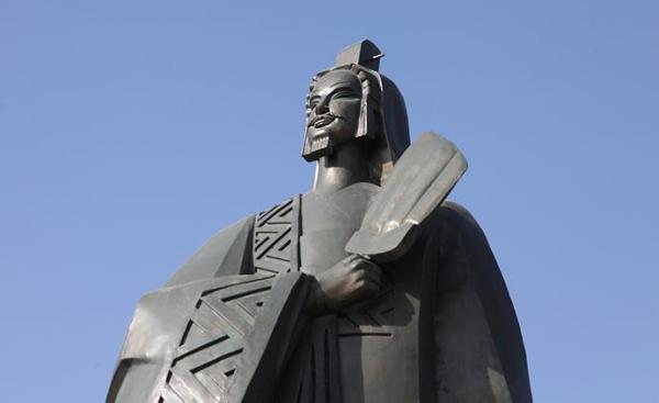 河南南阳卧龙岗景区诸葛亮雕塑。 视觉中国&nbsp;资料图