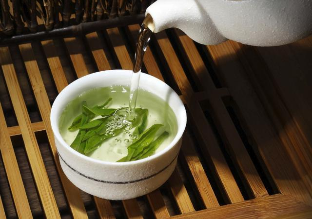 端午节送茶礼，什么人送什么茶，搞错了礼白送还不讨人欢心