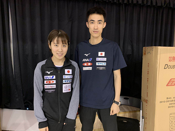 平野美宇和主管教练张成。