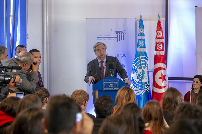 联合国秘书长古特雷斯今年4月在突尼斯对当地学生发表讲话。图/视觉中国