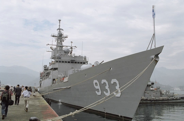  台海军“凤阳”舰资料图 图片来自台媒