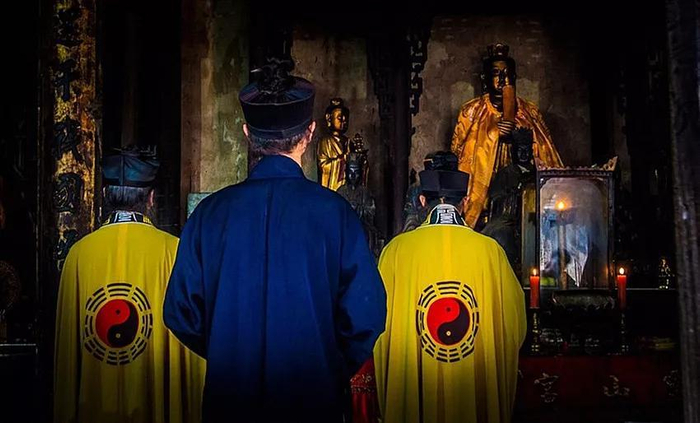 道士的道袍:千年华夏服饰文化,尽在其中|道袍|道士|常服_新浪新闻