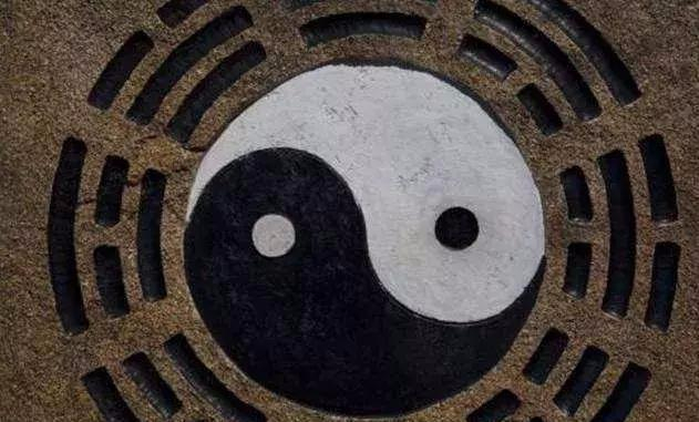 民俗文化:棺材为何一头高一头低,一头大一头小?大有玄机