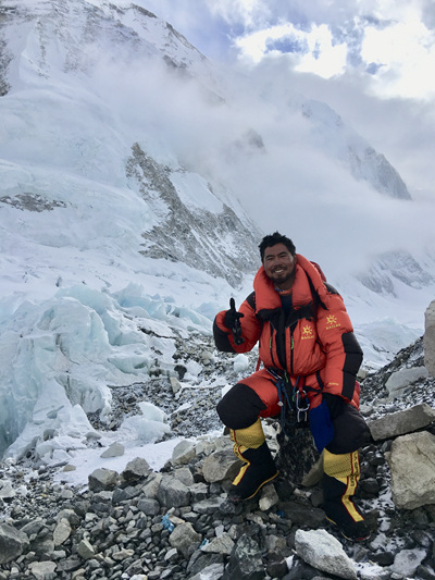 汝志刚在珠峰上。&nbsp;汝志刚/供图