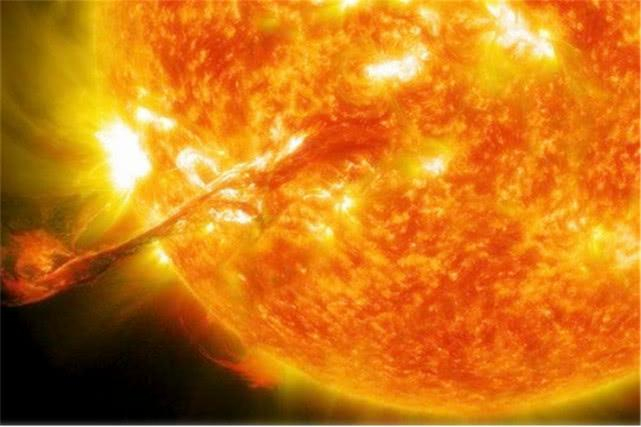 50亿年后,太阳不在发光发热,地球会怎样?专家:或早已不在了