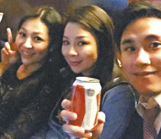 38岁庄士集团阔少庄家彬娶内地女友程新惠,曾与傅明宪9年姐弟恋|吴宗宪|结婚|何超莲|绯闻_新浪娱乐_新浪新闻