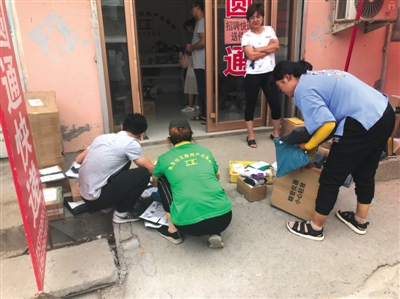 聂丽云经营的快递店。她既是负责稻庄片区的圆通快递分包商，同时也干快递员的活儿。新京报记者 祖一飞 摄