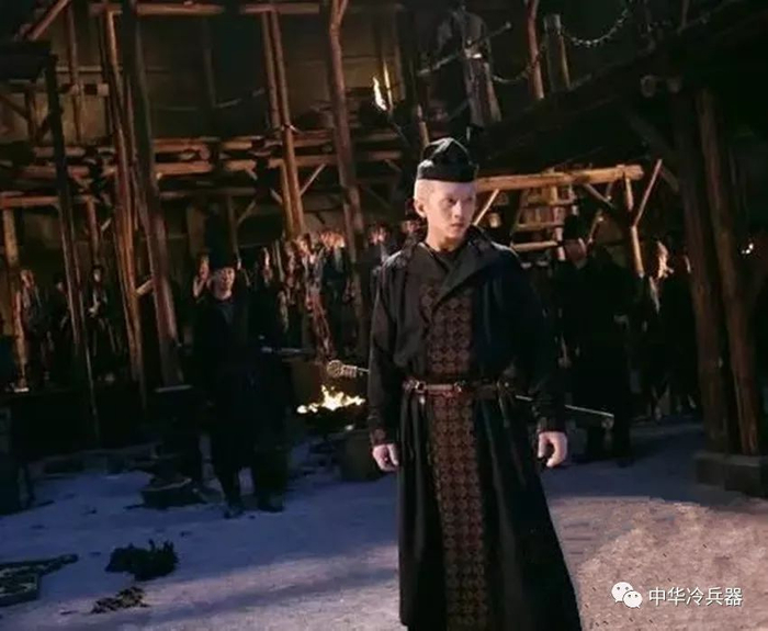 怎样佩戴刀剑实用又帅气?看看古人都是怎样佩戴刀剑的_新浪新闻