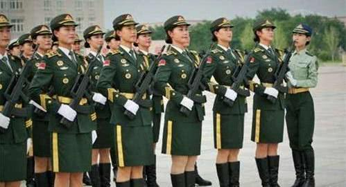 中国女兵在阅兵仪式上,为何一定要穿丝袜?